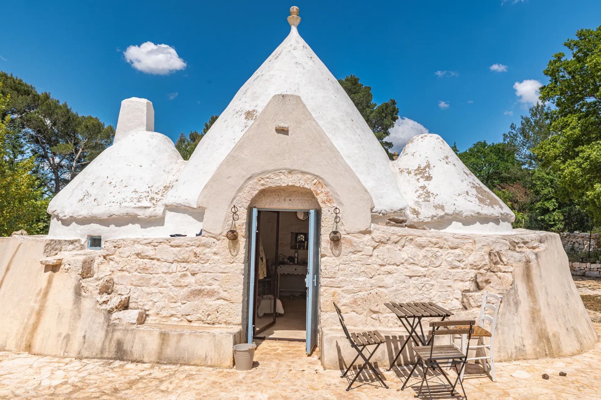 Trulli Lupoli, vooraanzicht in Ceglie Messapica, Apulië